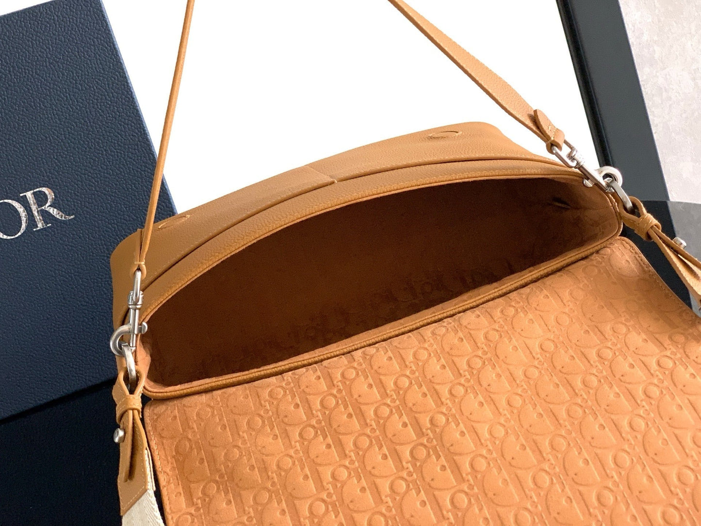 CHD Privé Messenger Bag with Flap 33 cm  2 Color's