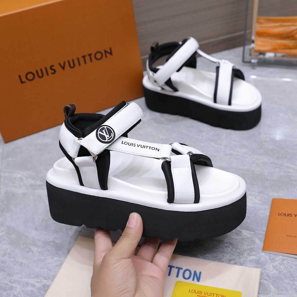 LU sandals  Woman 4 Color's