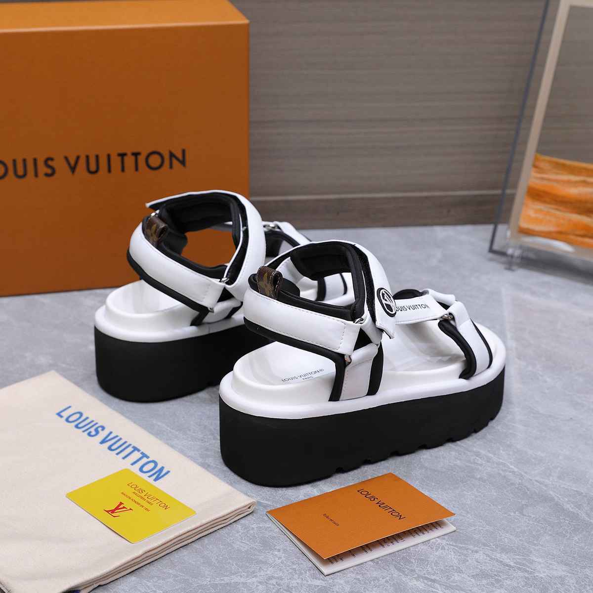 LU sandals  Woman 4 Color's