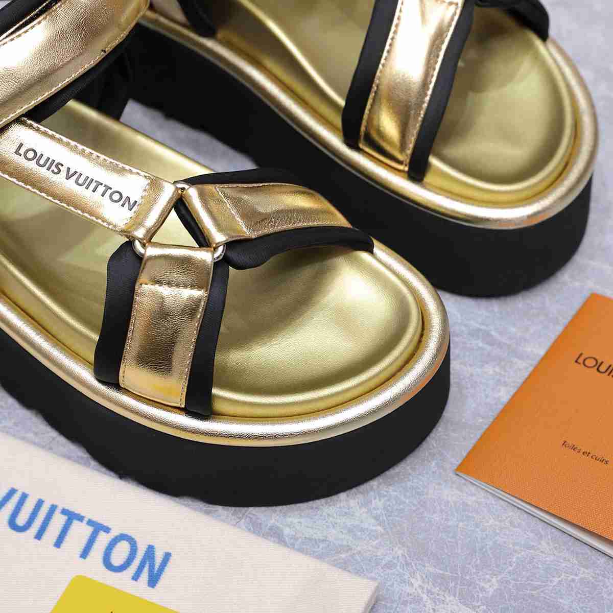 LU sandals  Woman 4 Color's