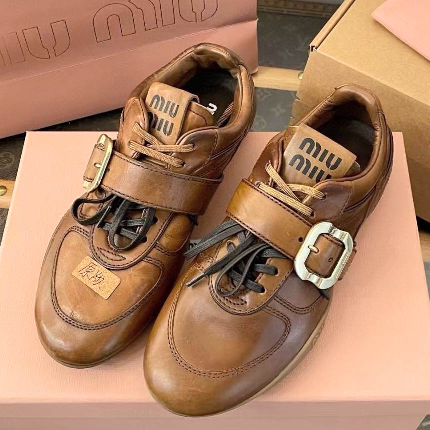 MI MI  Sneakers Woman