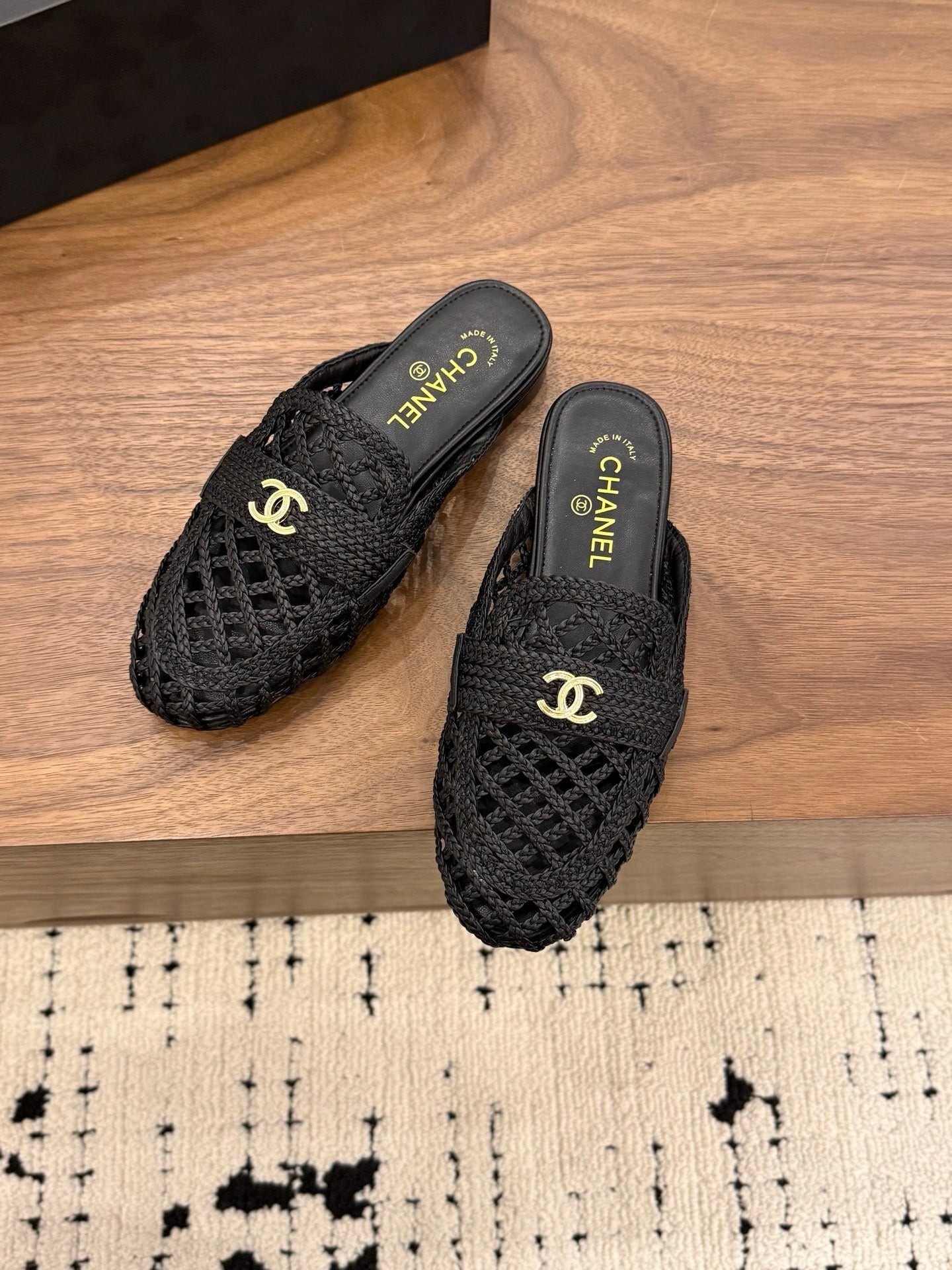 CHL mule  sandals  Woman 2 Color's