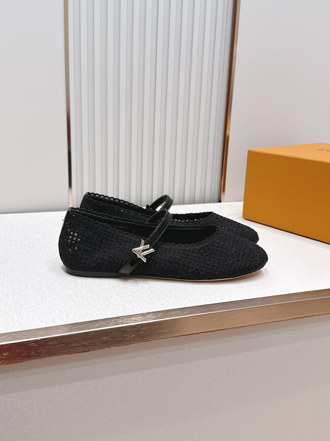 LU Shoes Woman 2 Color's
