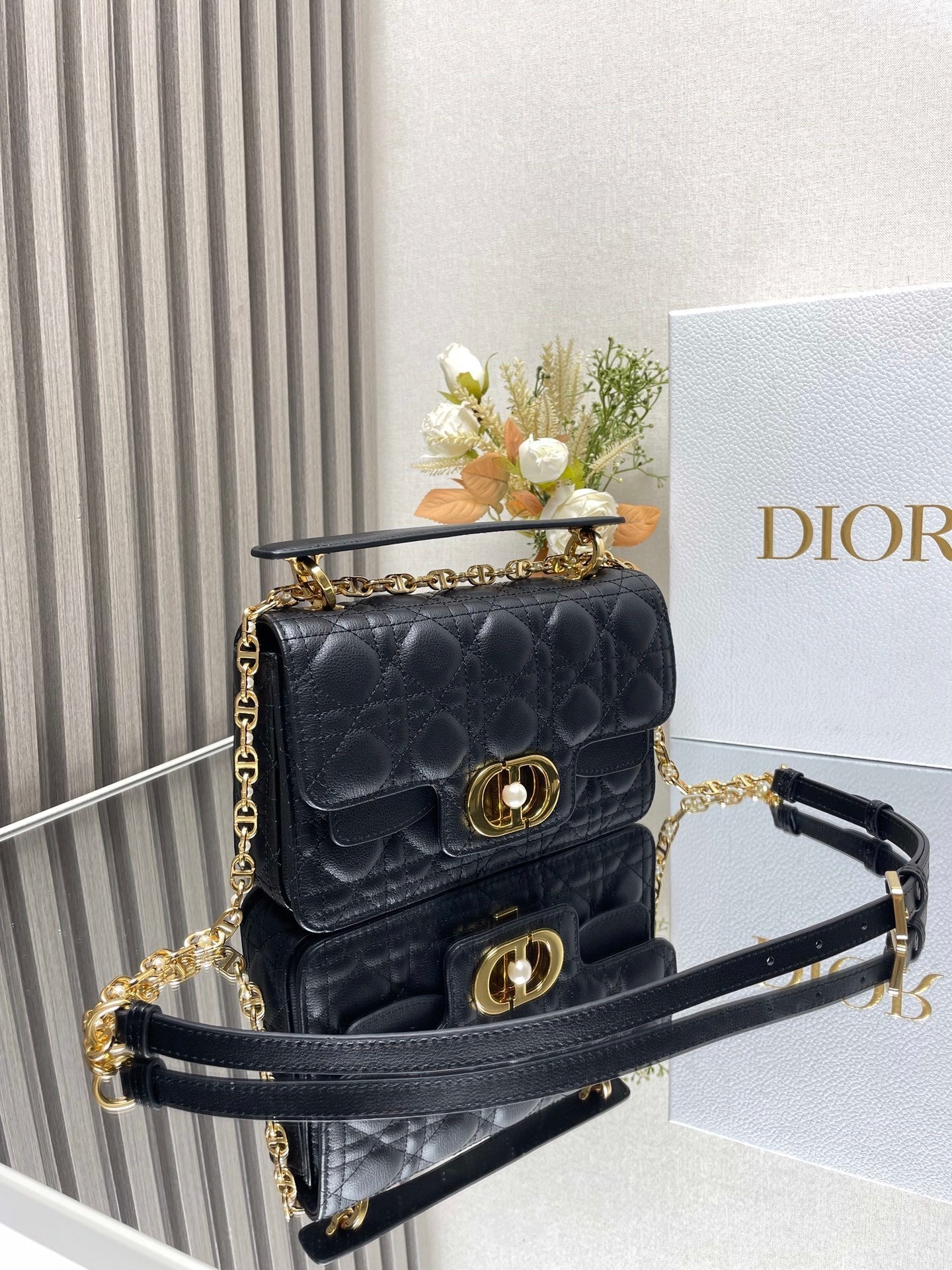 CHD  Jolie Top Handle Bag Small 22 cm 2 Color's