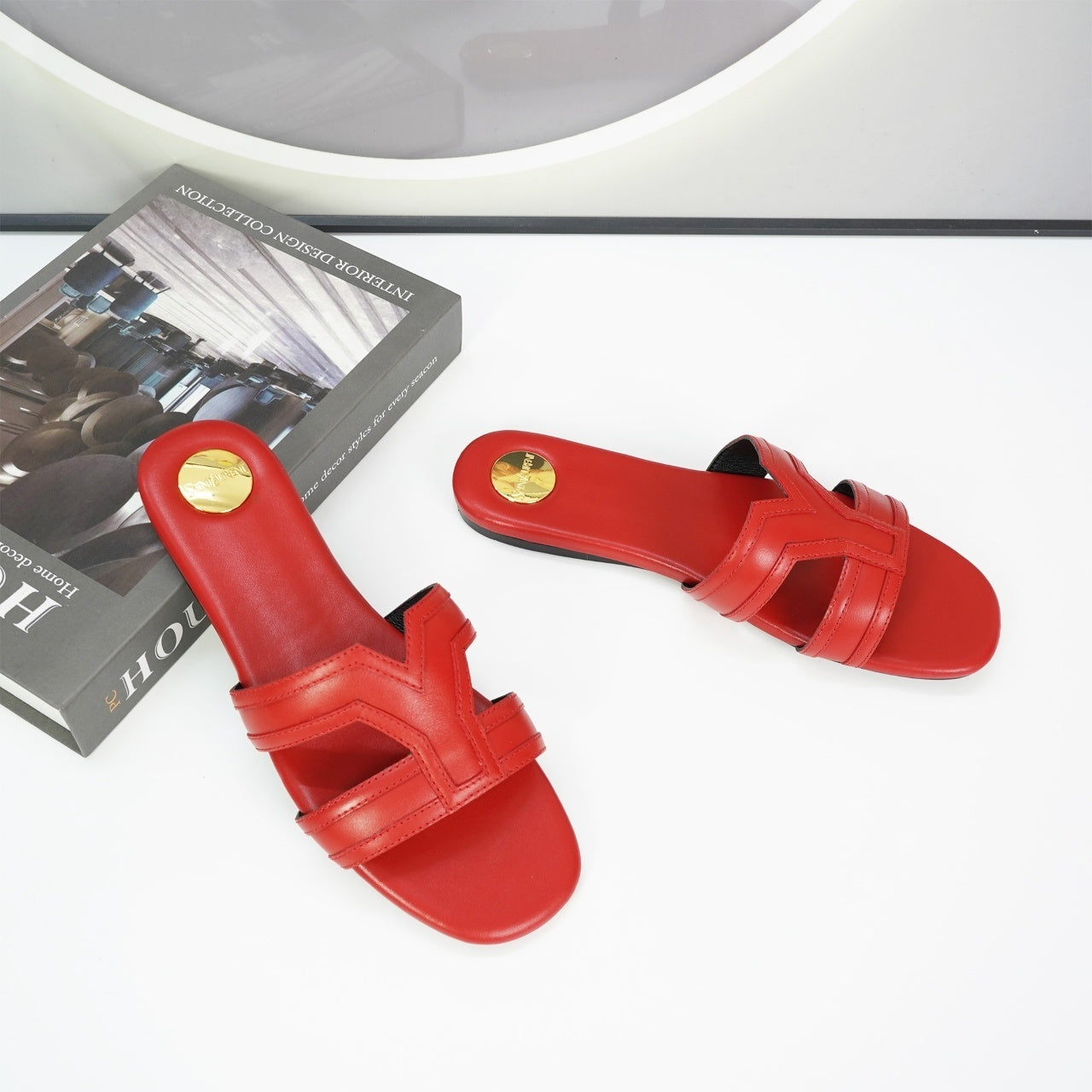 Y L slippers sandals  Woman