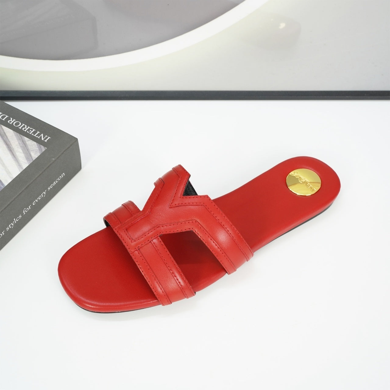 Y L slippers sandals  Woman
