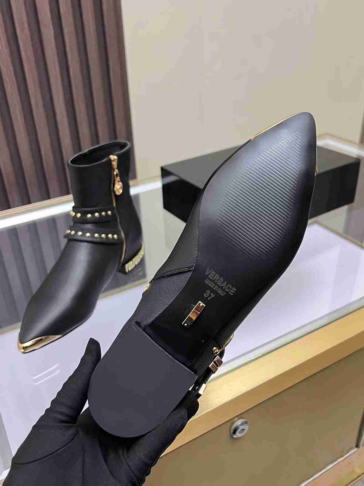 VRC  Woman Boots