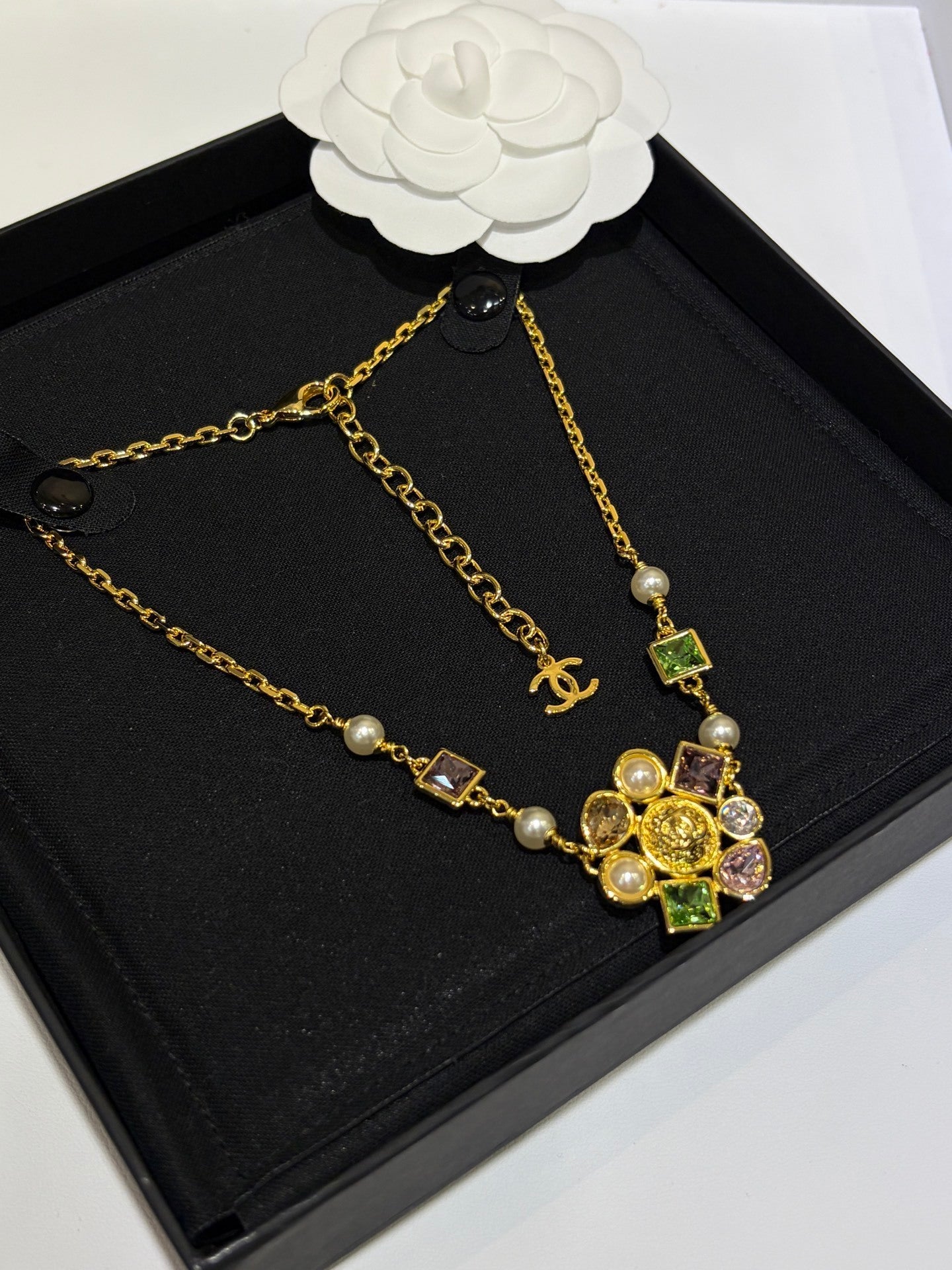 CHL Fashion Necklace