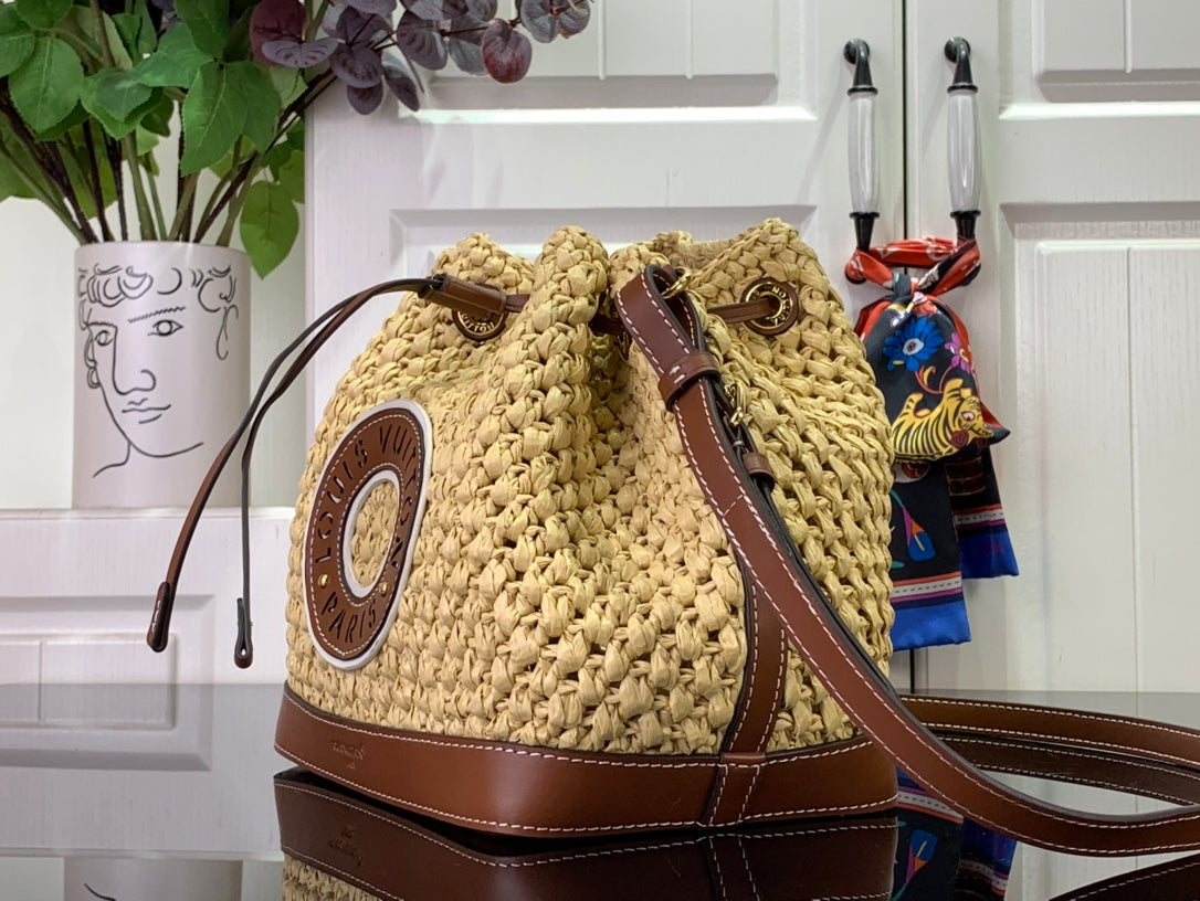 LU Bag  Raffia Small 24 cm