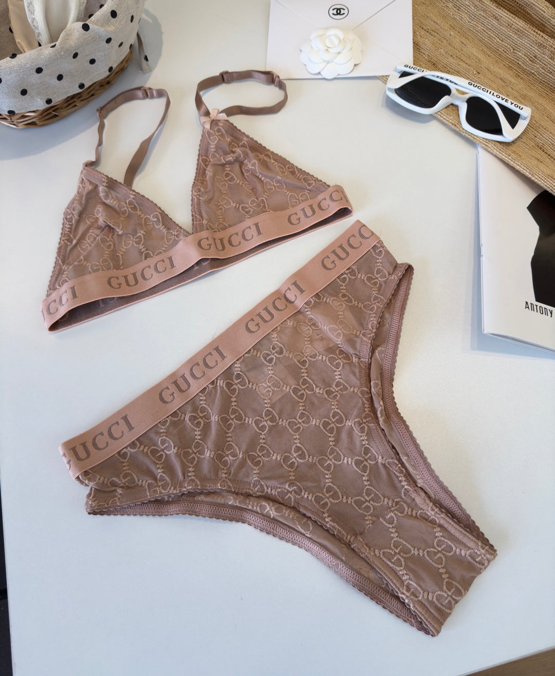 GU  Underwear Woman