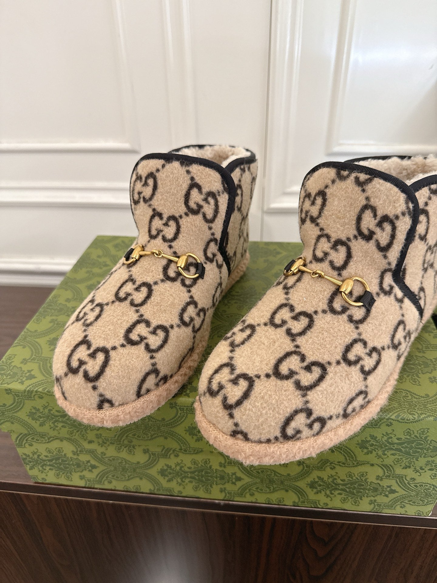 GU UGG Boots Woman