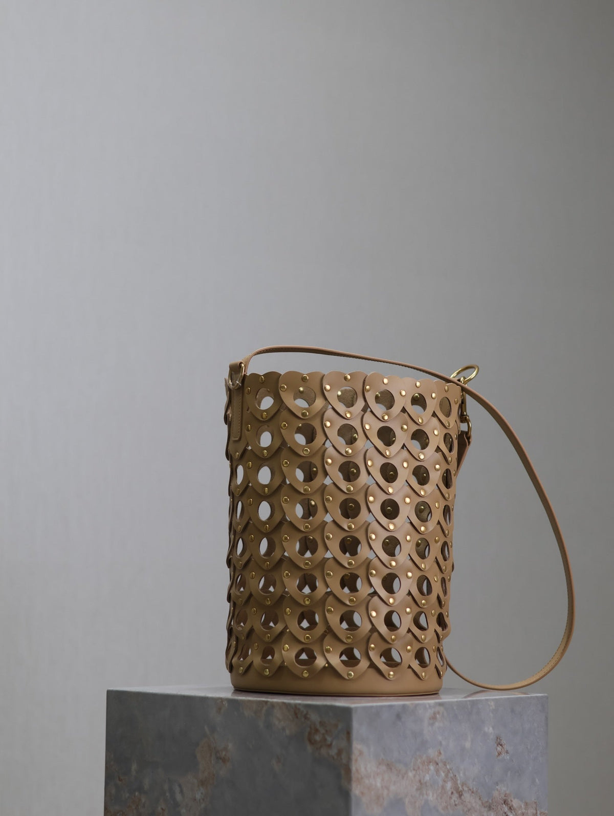 Y L  Bucket Bag