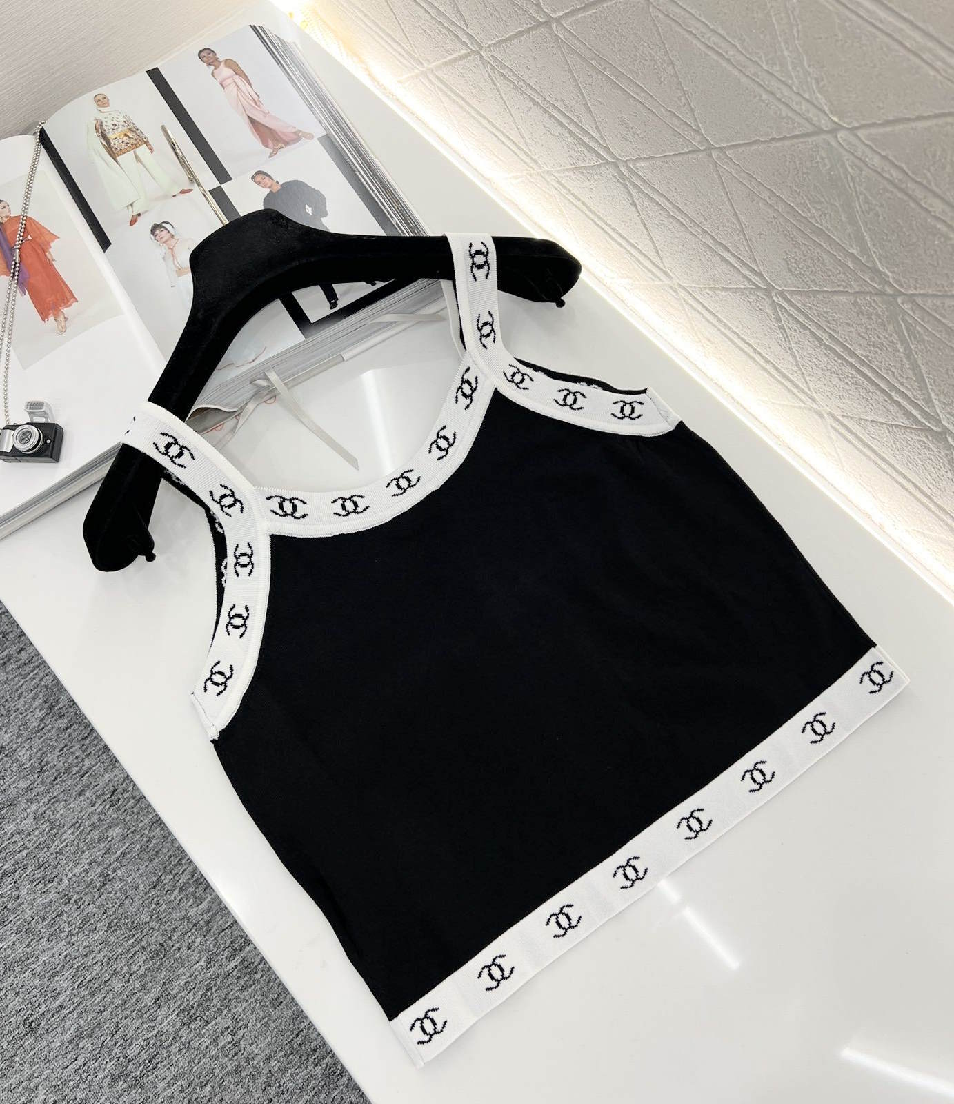 CHL  Tank Knitted Top  T - shirt 2 Color's Woman D817