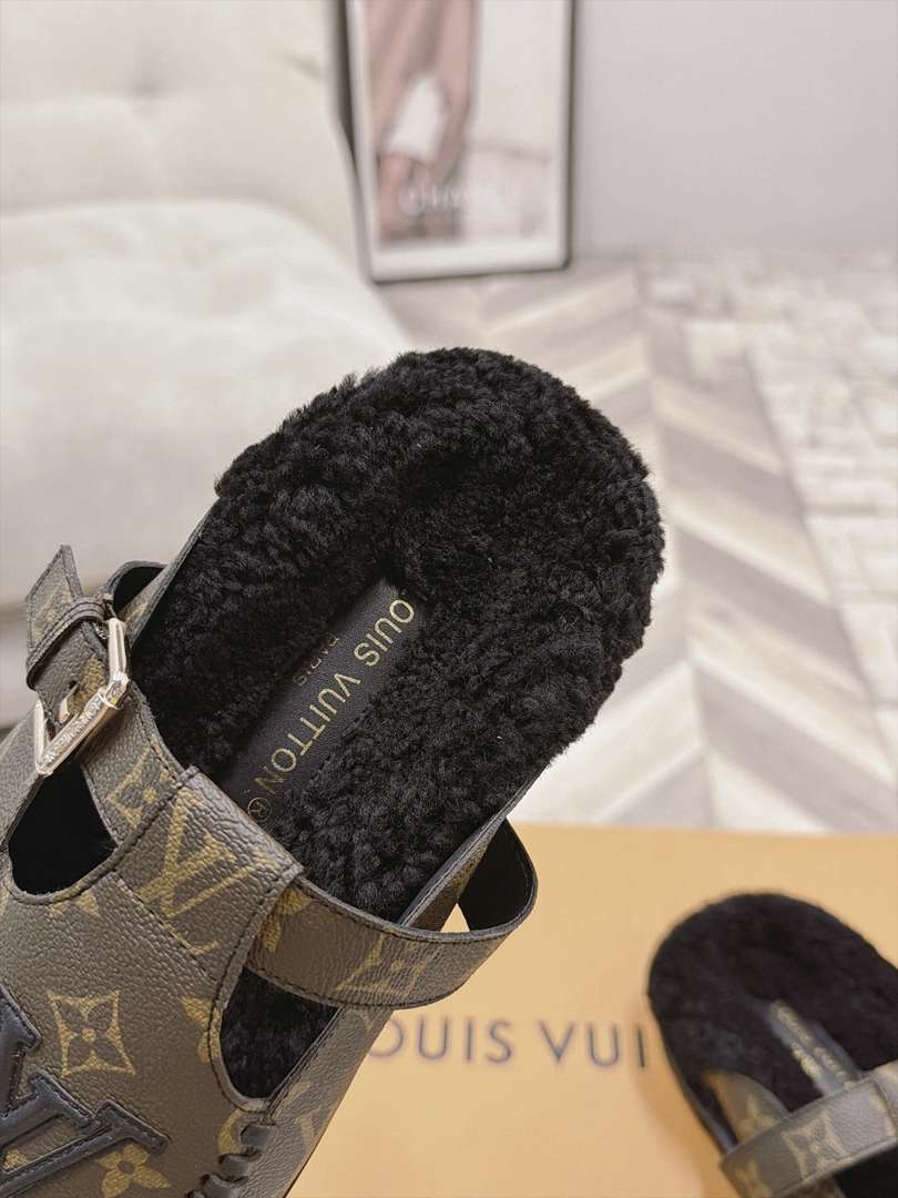LU Mule Shearling sandal 3 Color's