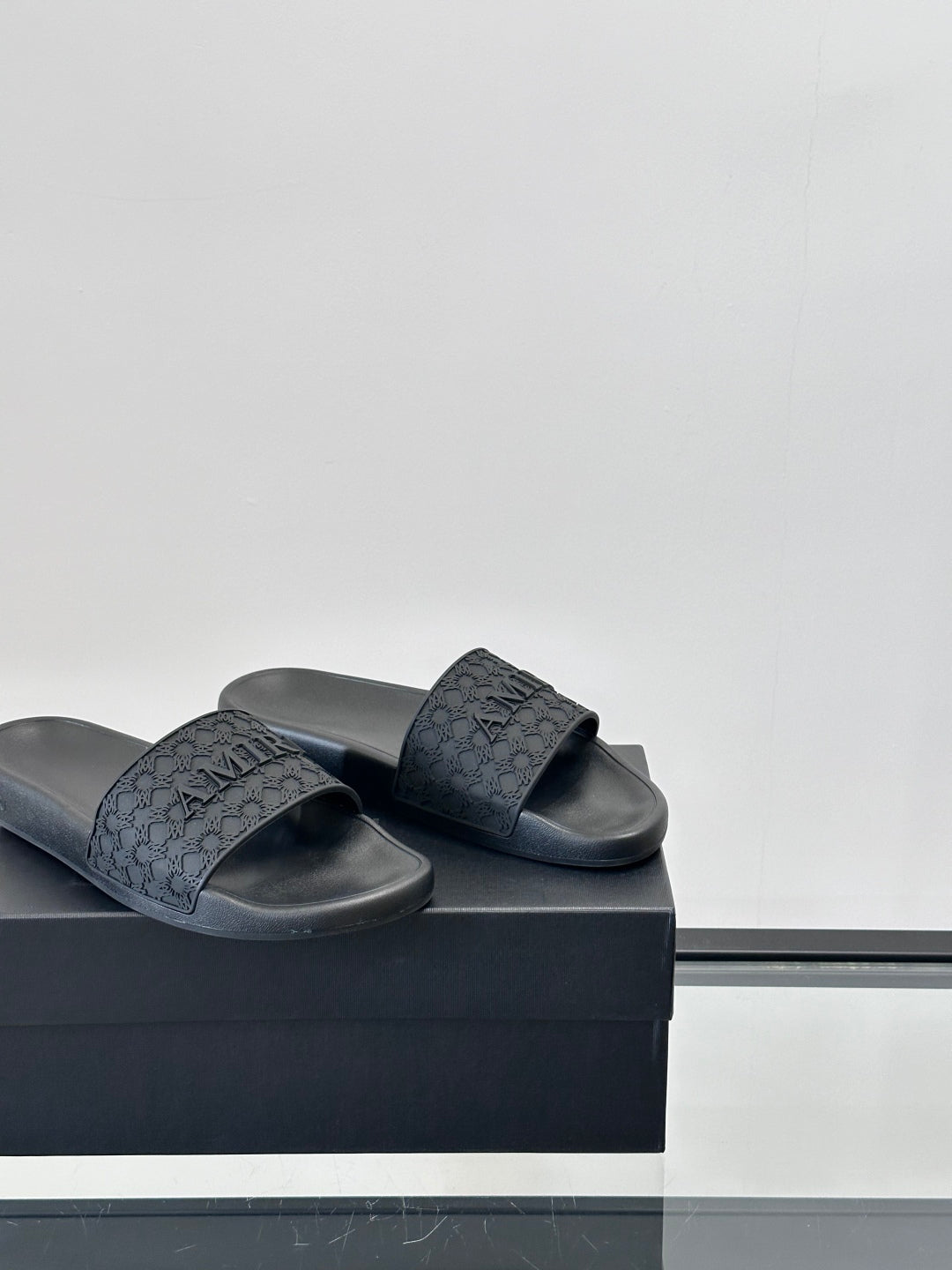 AMR Slippers 3 Color's   Man