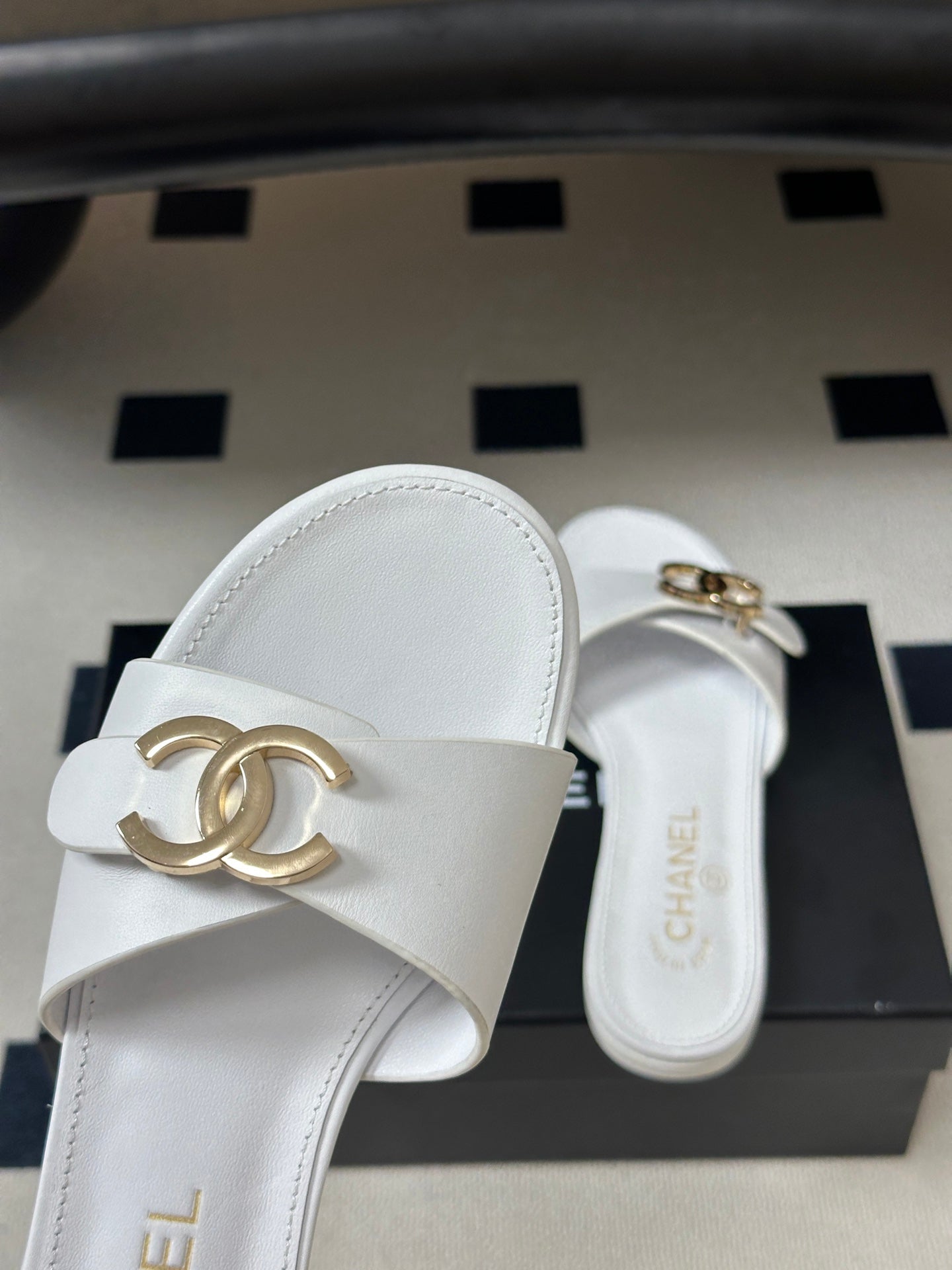 CHL Slippers  Woman 2 Color's