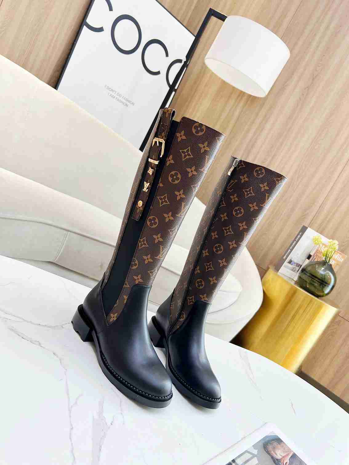 LU Flat Boots Monogram