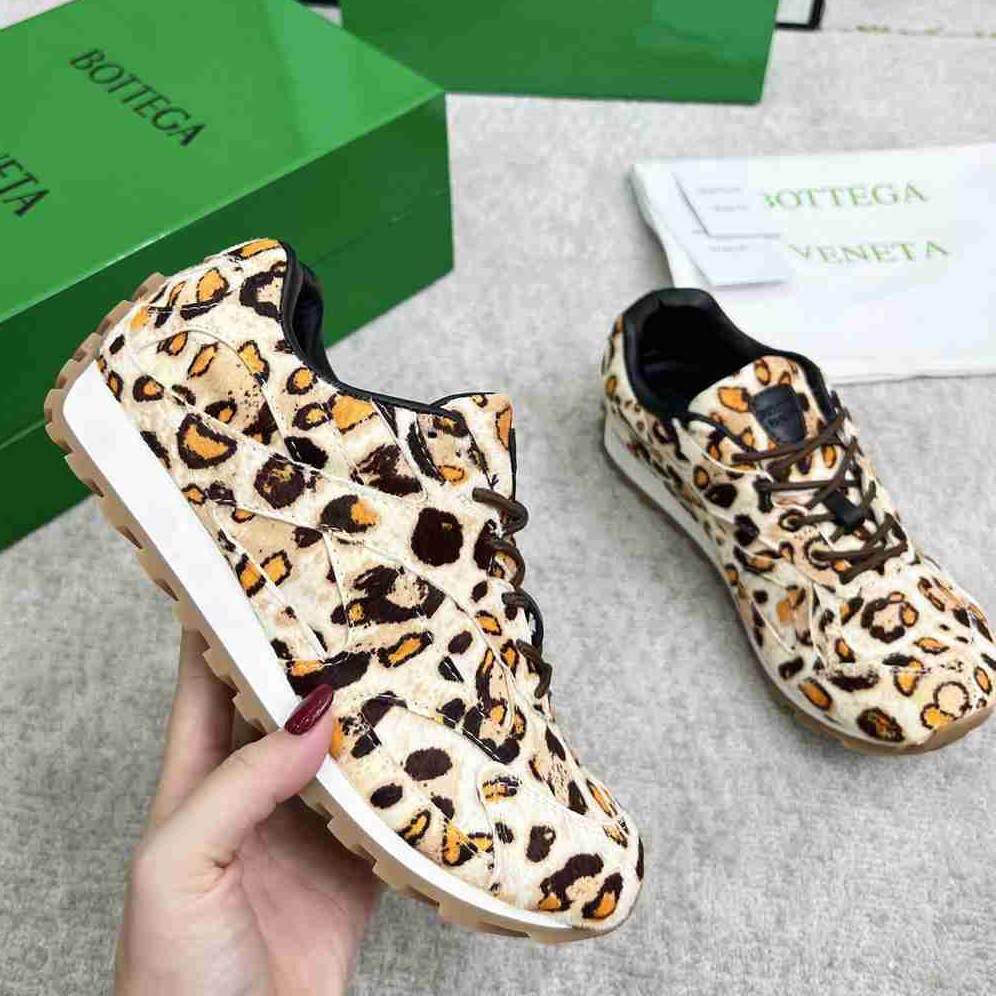 BOT VENET Woman Sneakers trainers