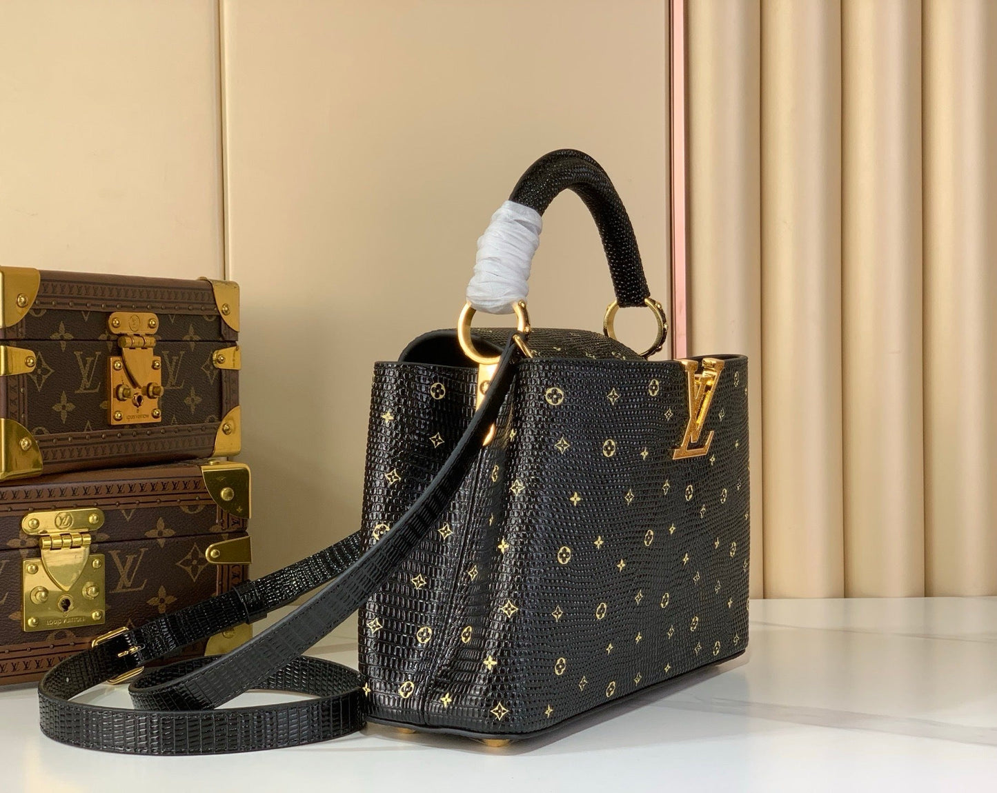 LU C ap ucines bag 27 cm