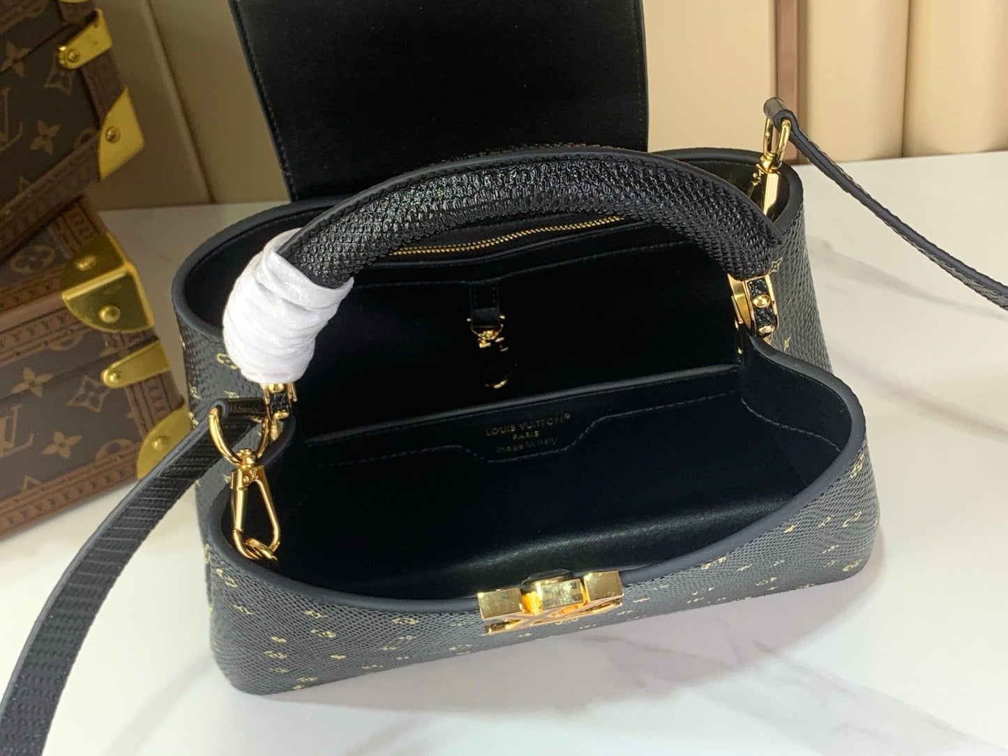 LU C ap ucines bag 27 cm