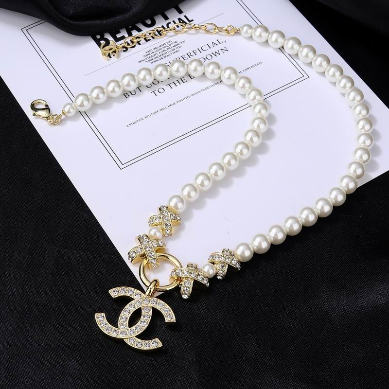 CHL Fashion Necklace
