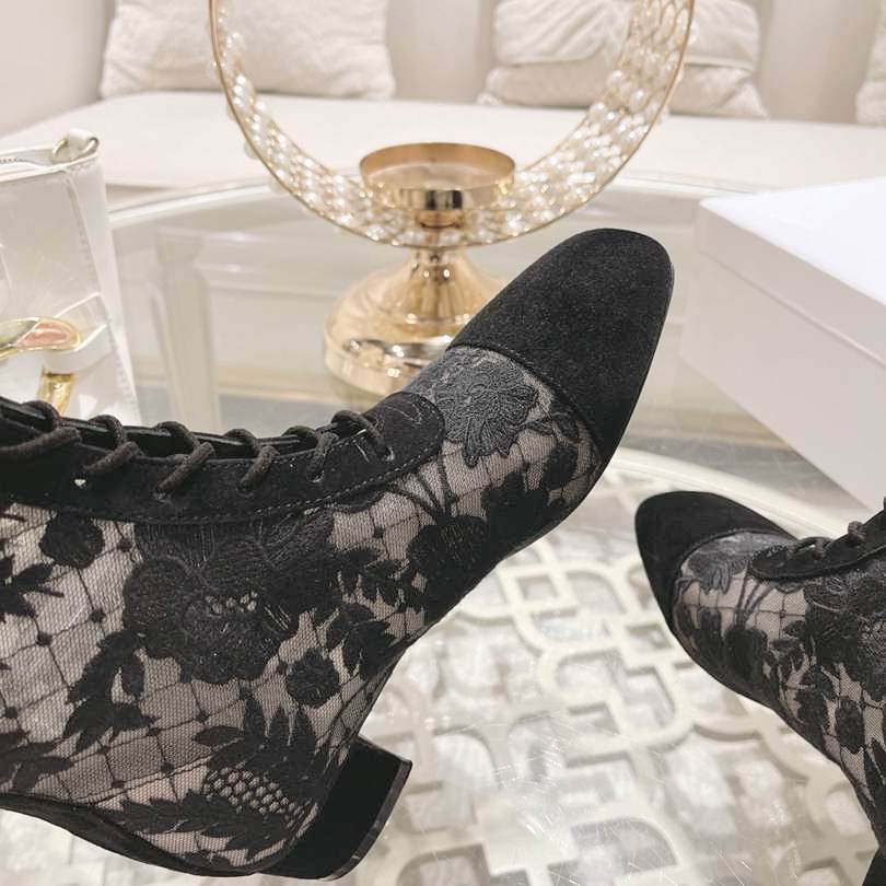 CHD Woman Boots  2 Color's  High