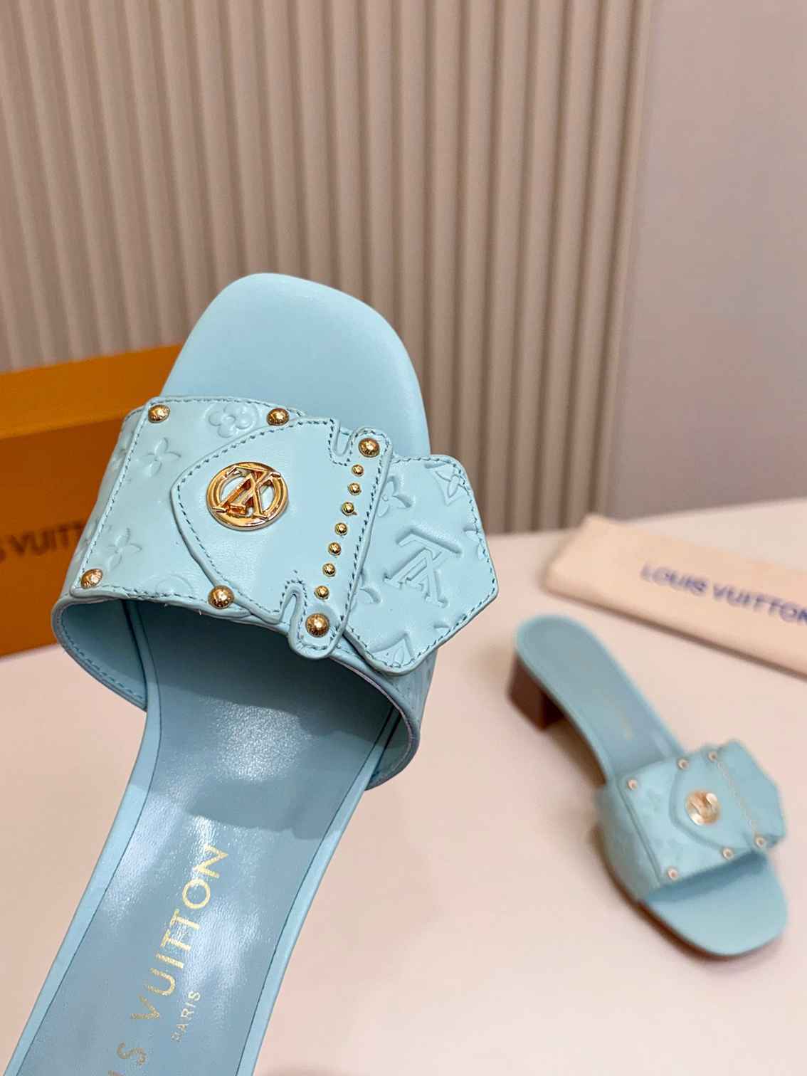 LU slippers sandals  Woman 6 Color's
