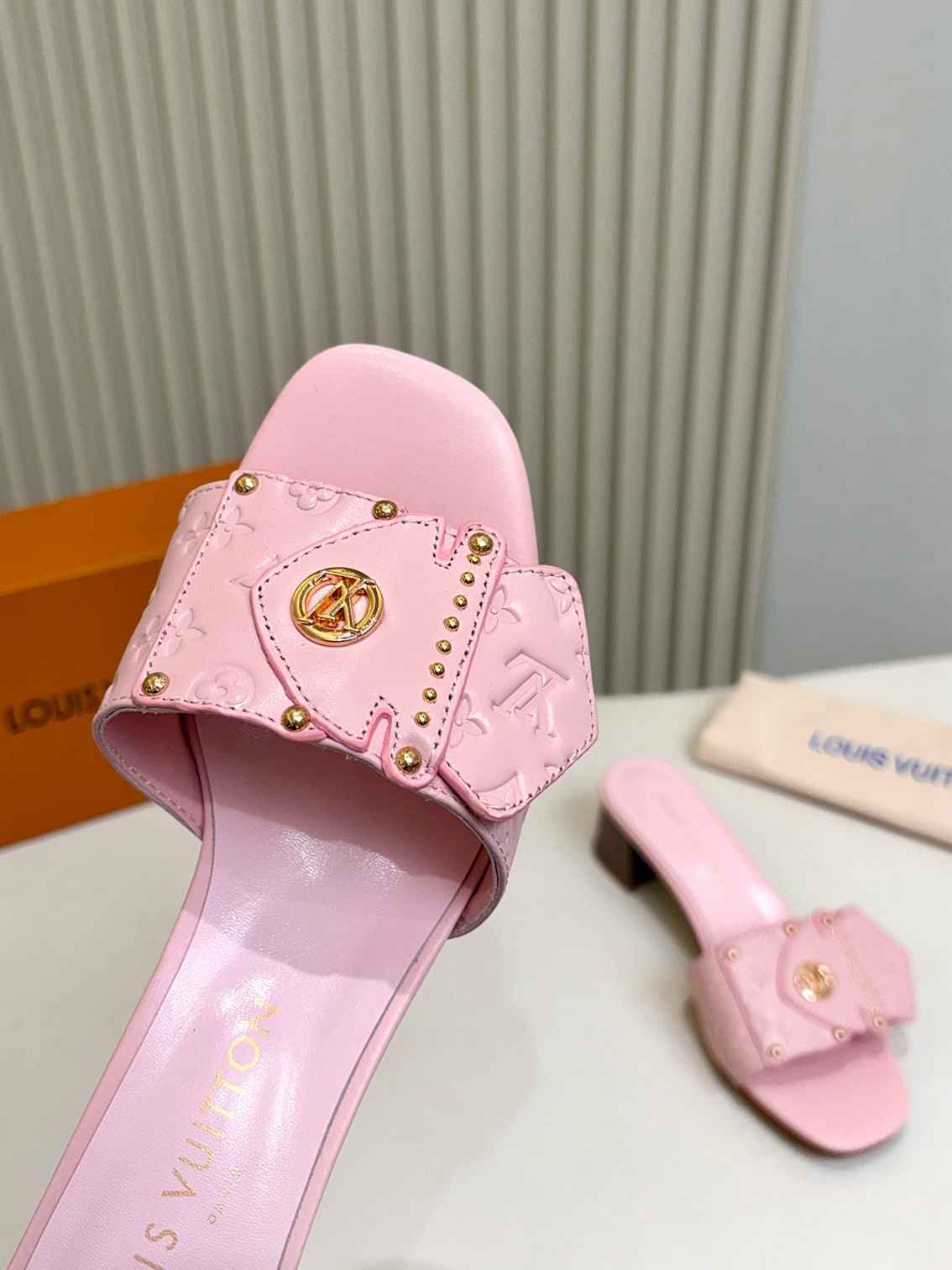 LU slippers sandals  Woman 6 Color's