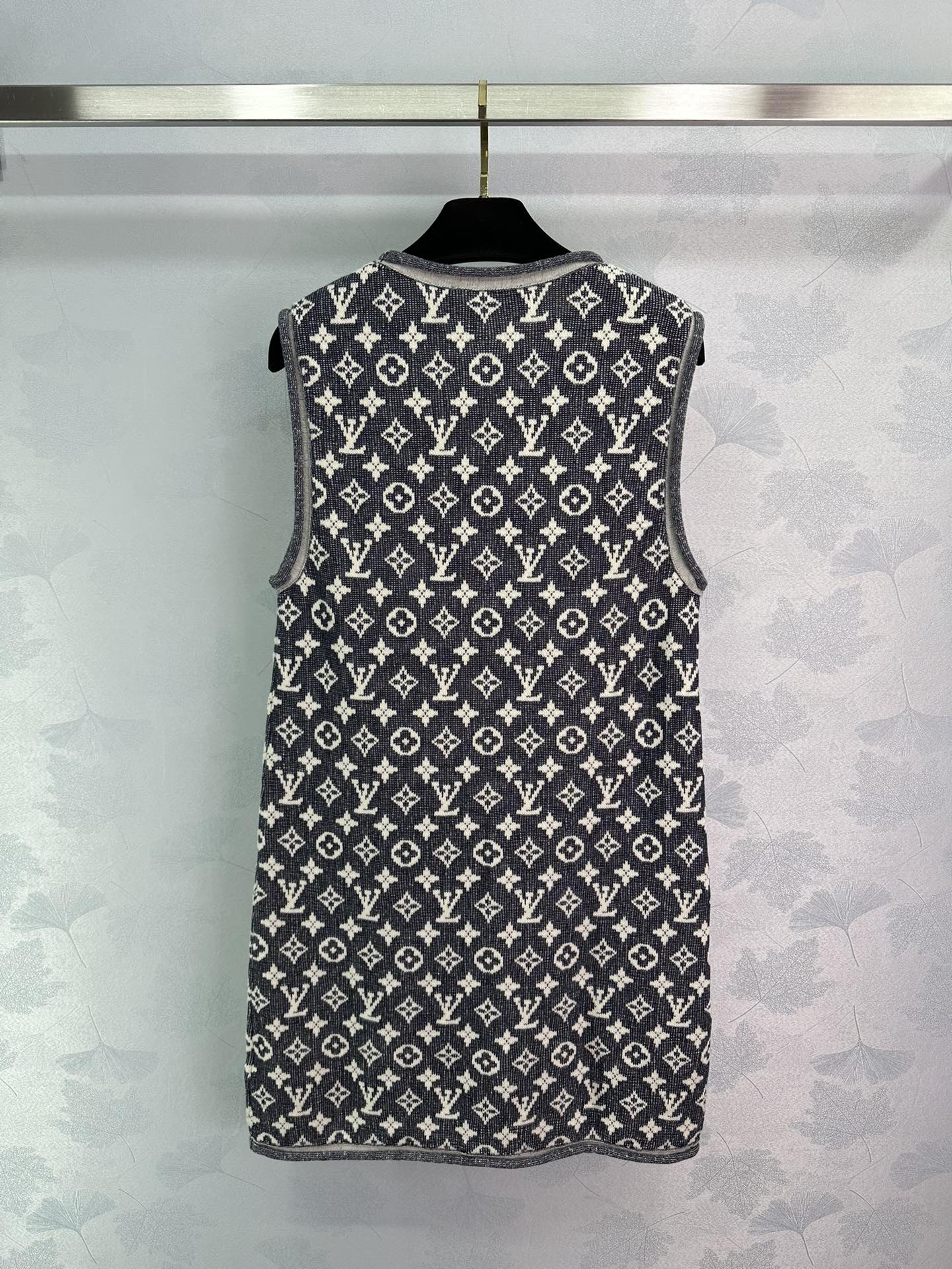 LU  dress  limited