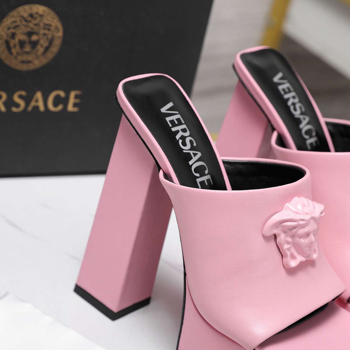 VRC Shoes  Woman 2 Color's  Platform Heels