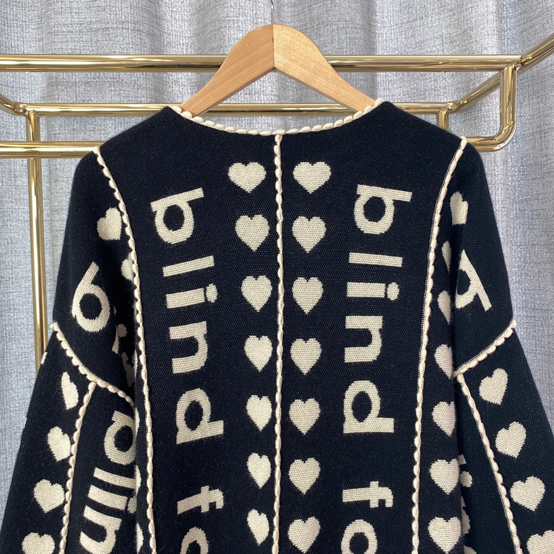 GU woman Sweater Jacket