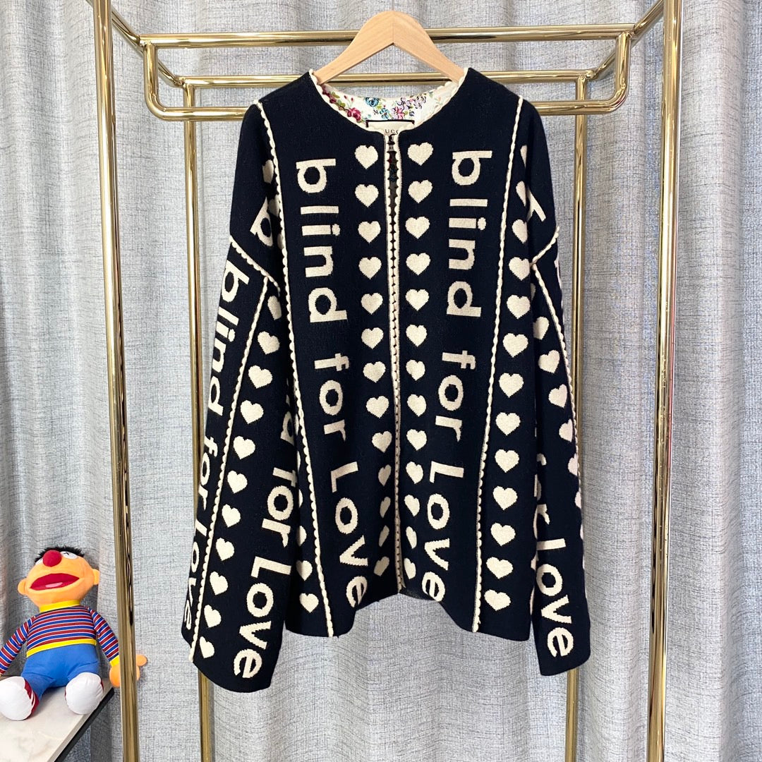 GU woman Sweater Jacket