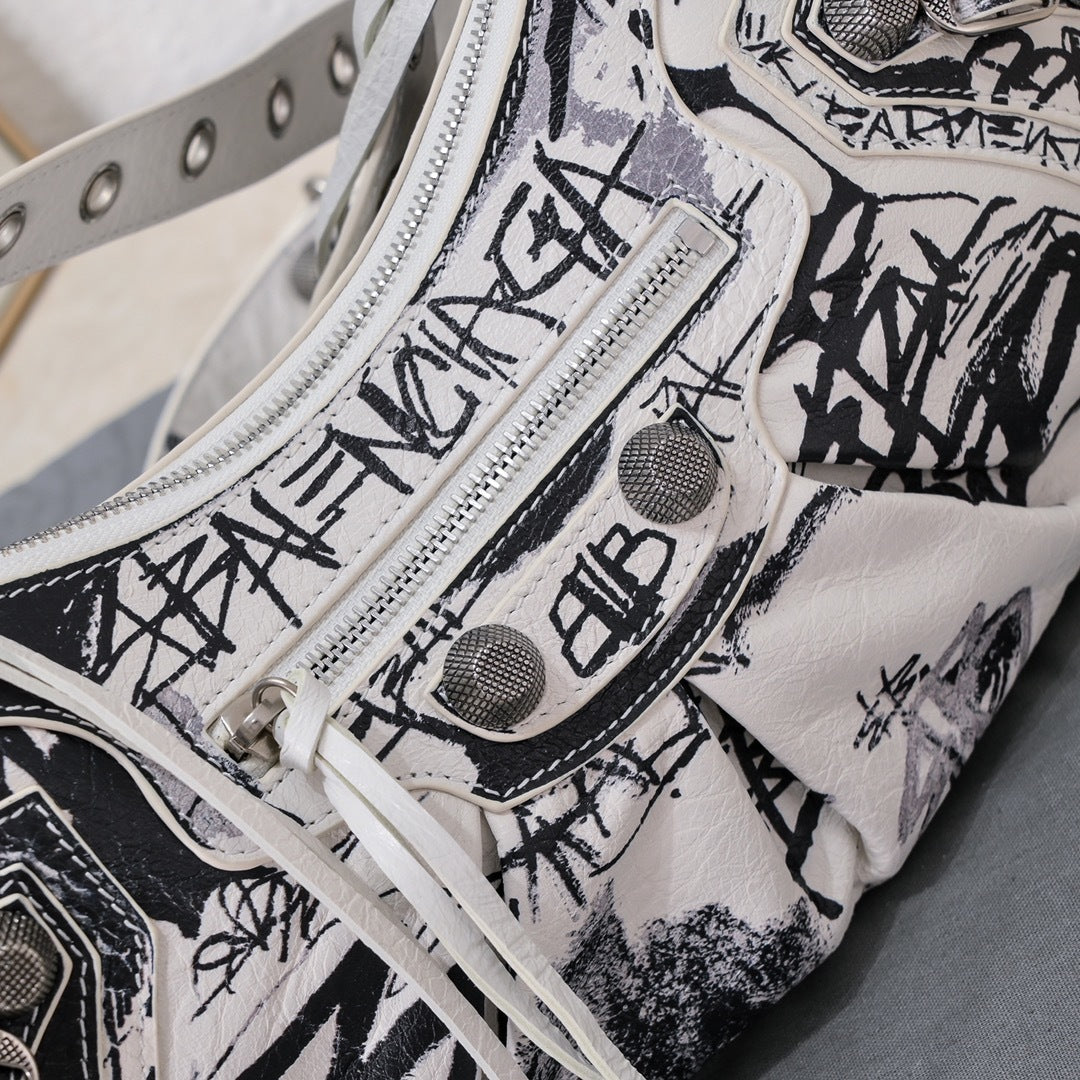 SNBAL graffiti bag  33 cm