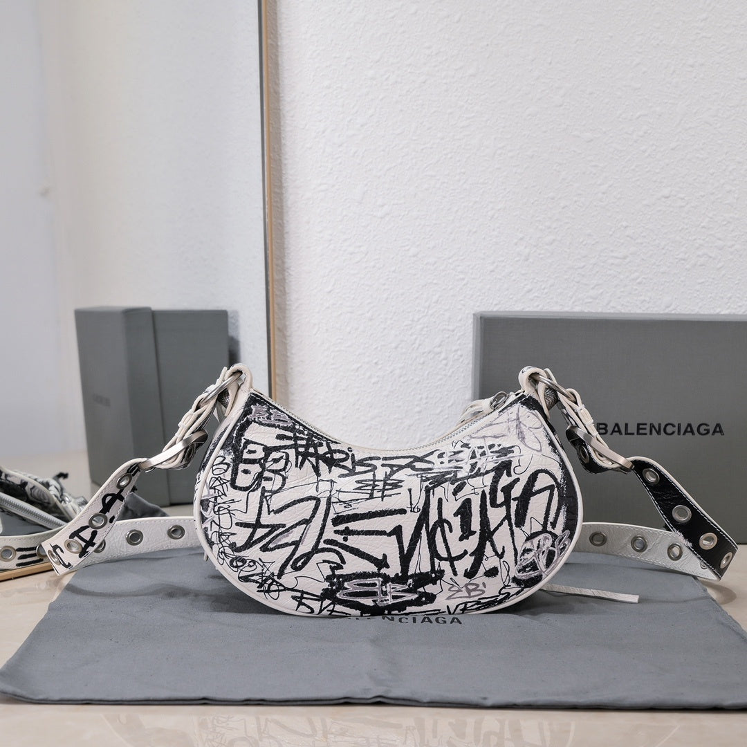 SNBAL graffiti bag  26 cm 2 Color's