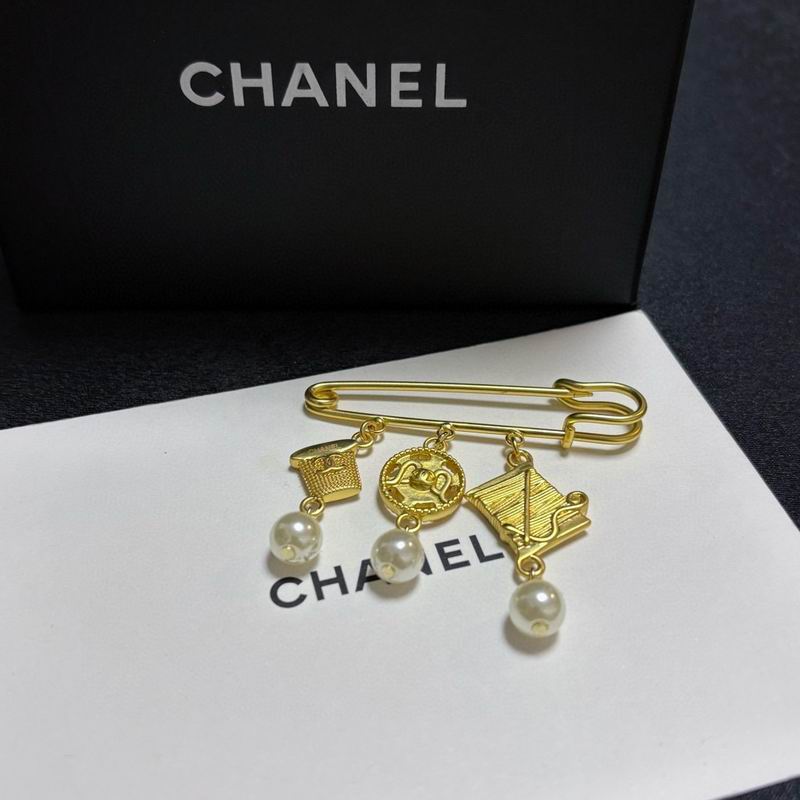 CHL  Fashion Brooch