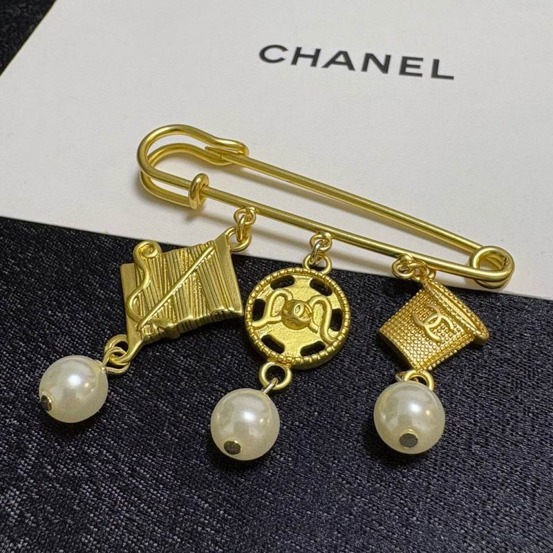 CHL  Fashion Brooch