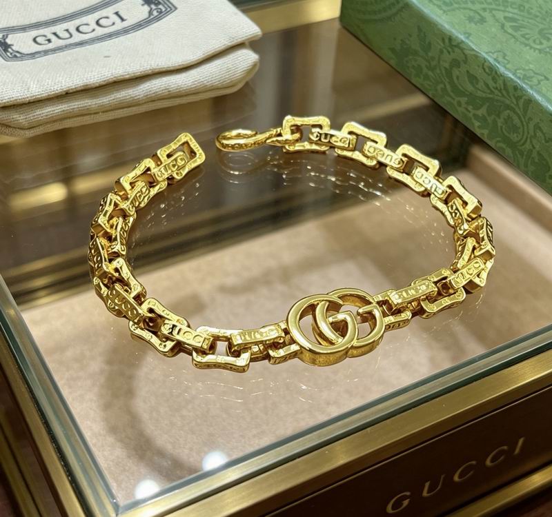 GU Fashion Bracelet
