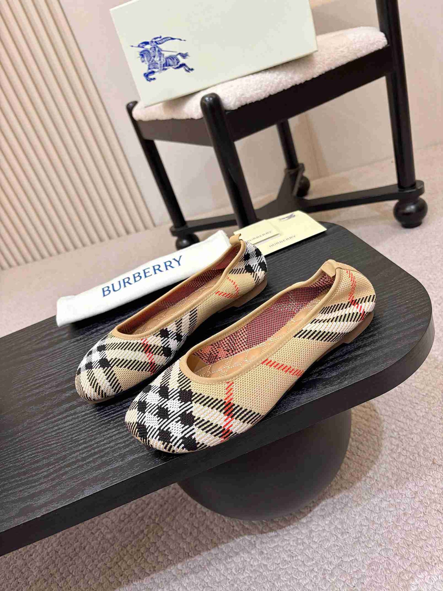 BURBBER  Shoes  Woman 2 Color's