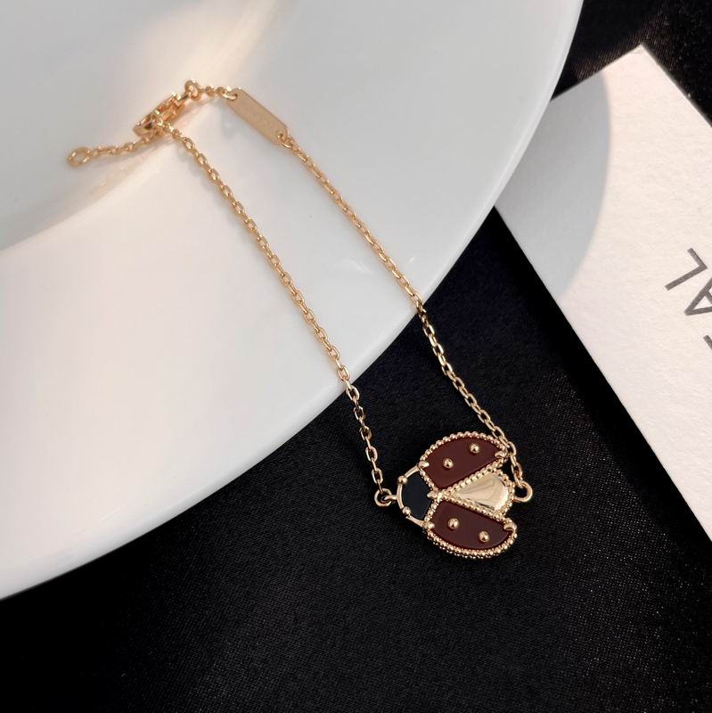 VAN C&A   Fashion Bracelet