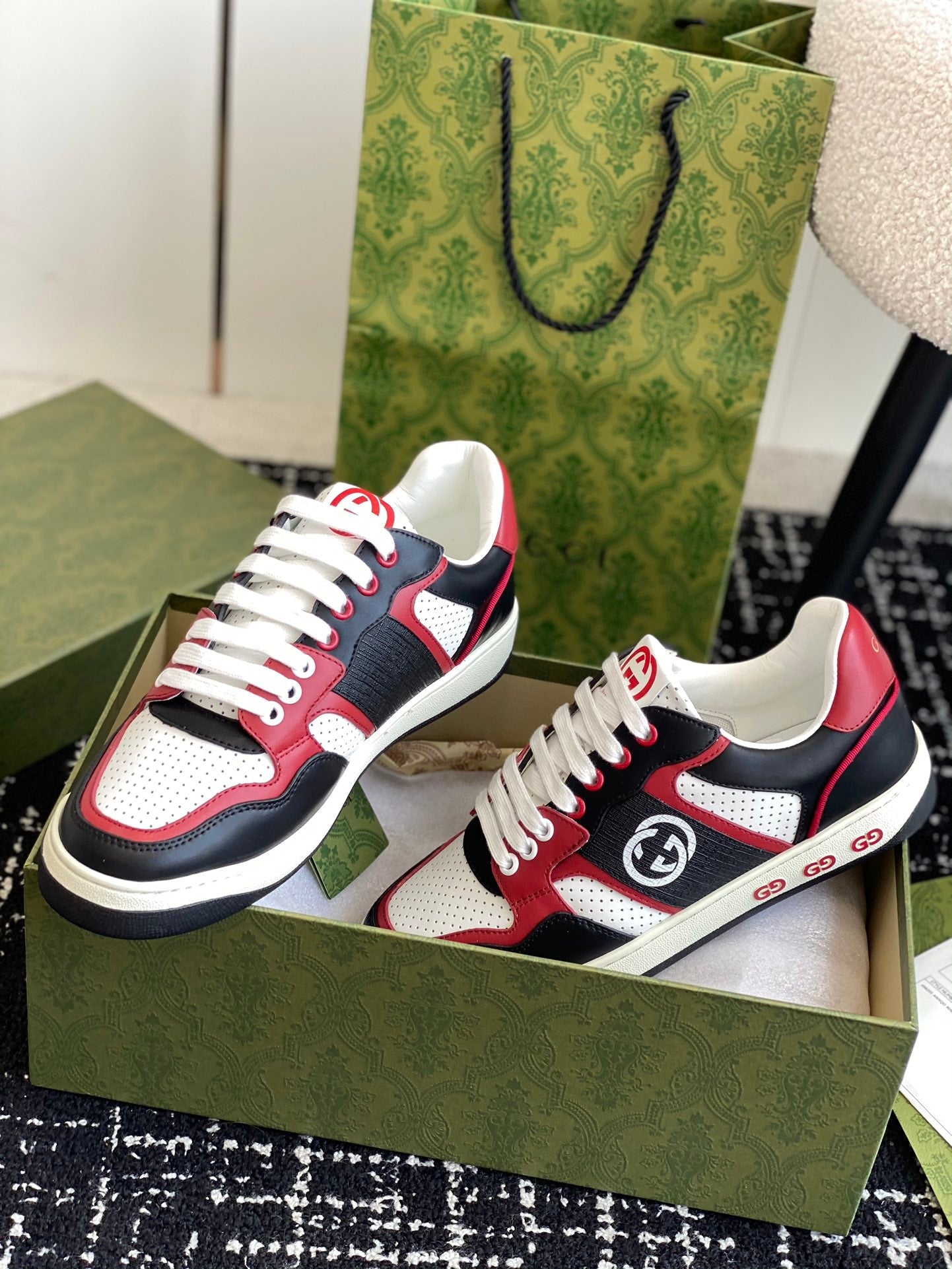 GU  Sneakers  46