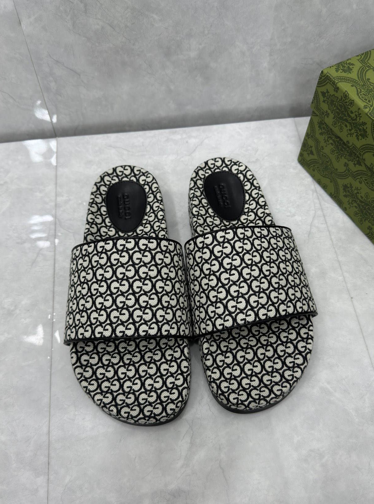 GU Slippers Slider 2 Color ' s 46