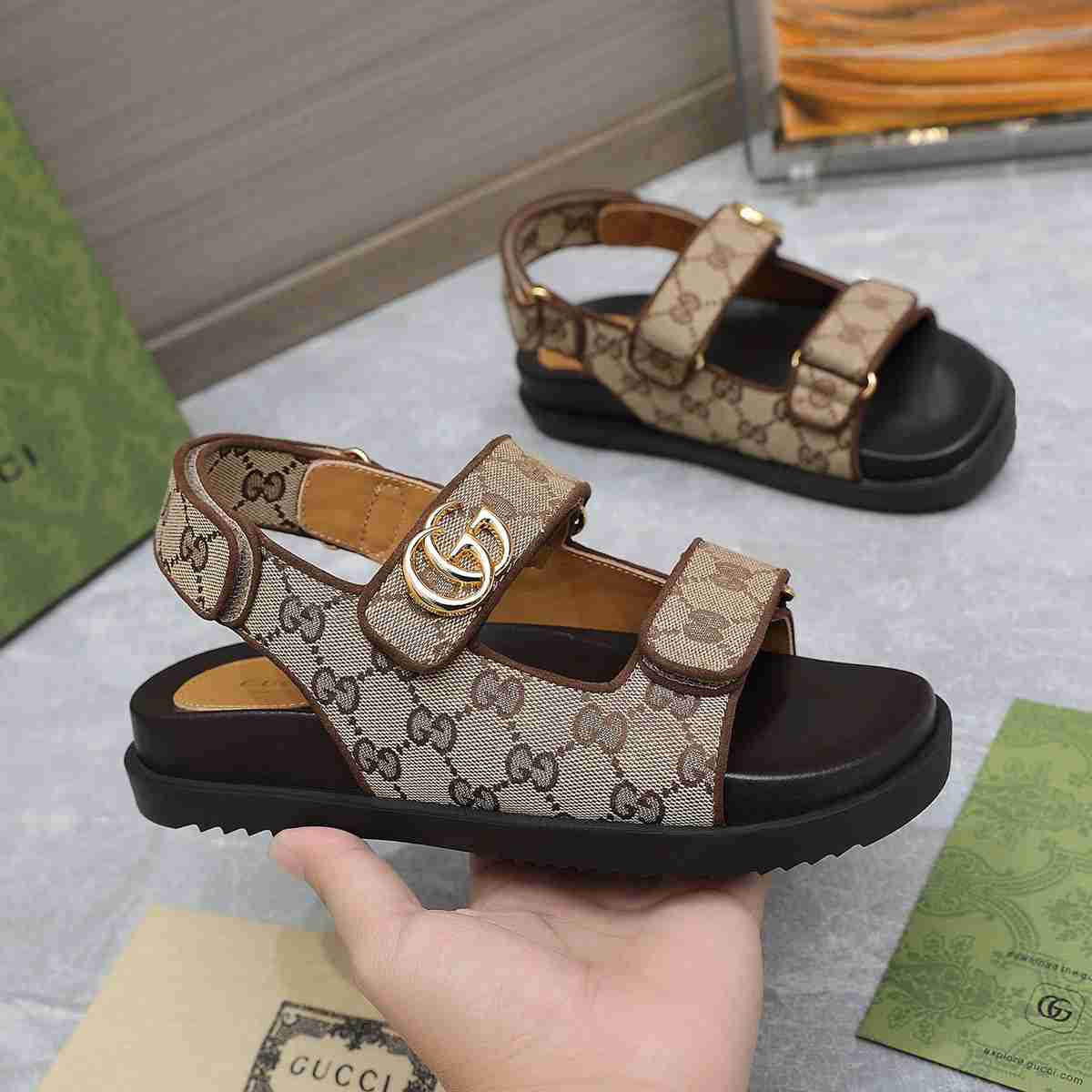 GU Slippers Sandals