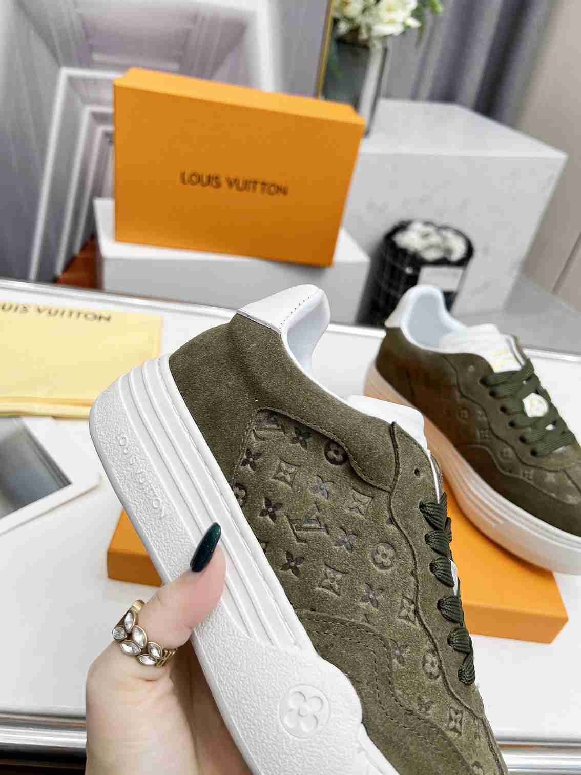 LU Sneakers Woman 3 Color ' s Groovy