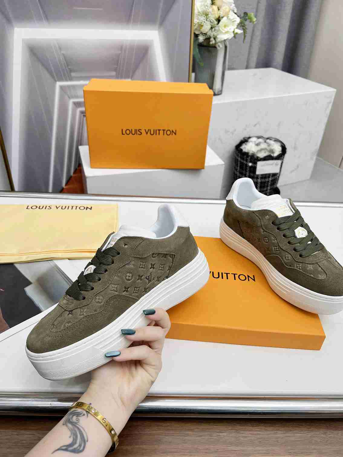 LU Sneakers Woman 3 Color ' s Groovy