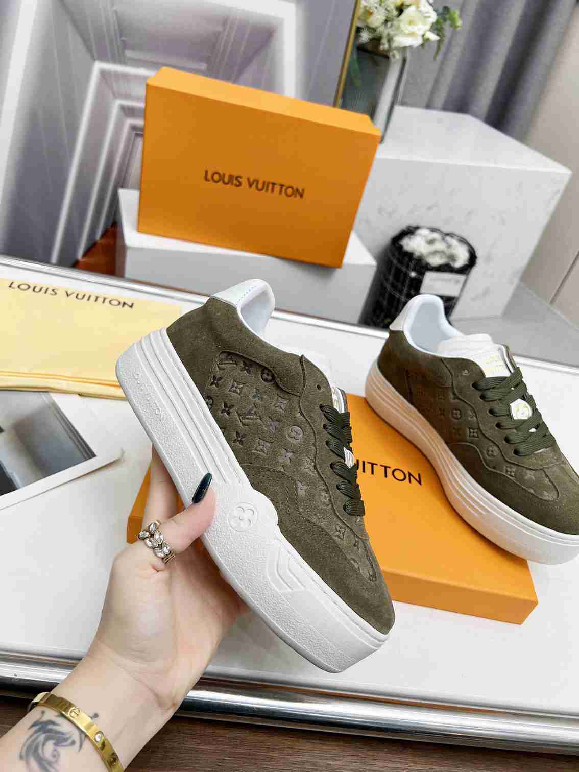 LU Sneakers Woman 3 Color ' s Groovy