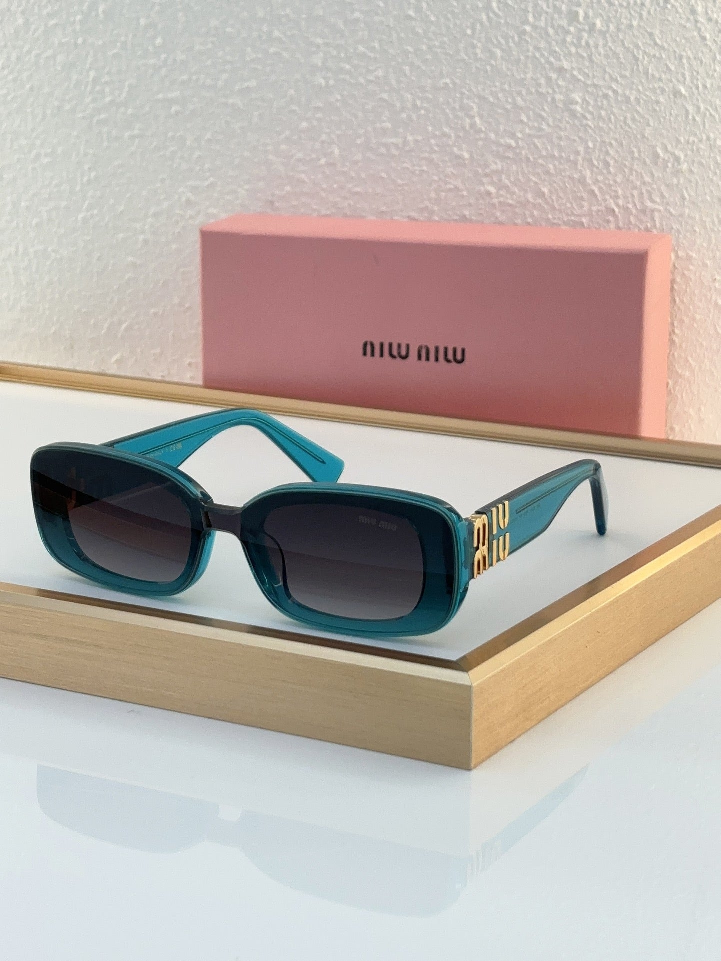 MIU MI  Sunglasses 5 Color's Sweeny