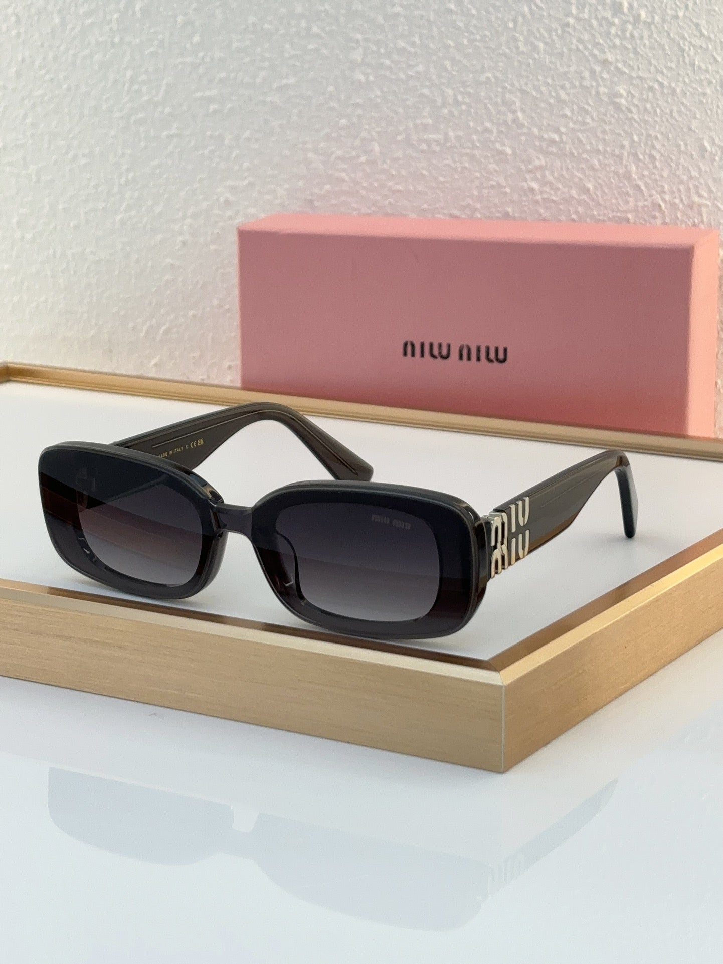 MIU MI  Sunglasses 5 Color's Sweeny